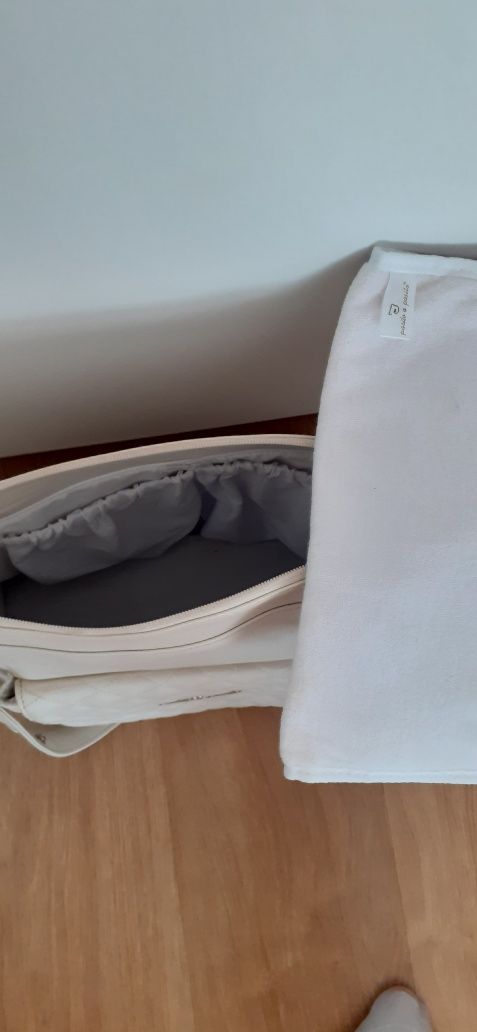Vendo conjunto de carrinho, ovo, saco, almofada e cadeira!