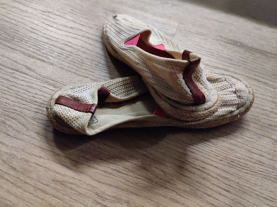 Lekkie buty espadryle