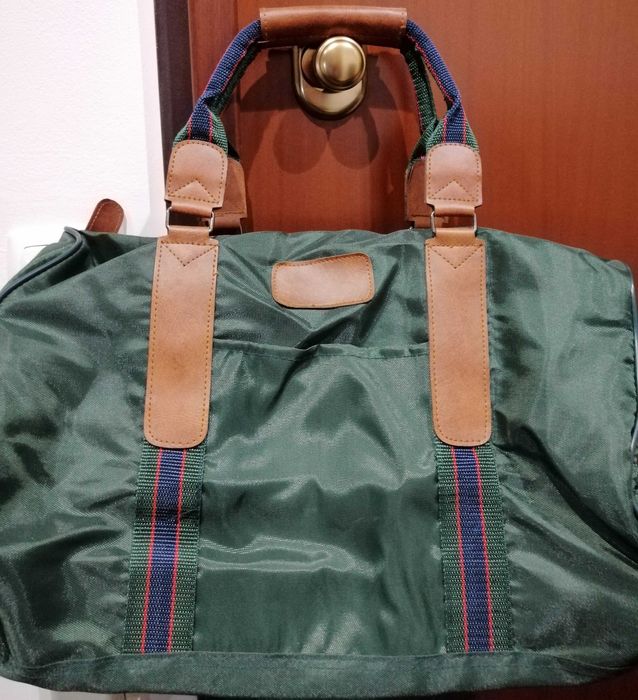 3 sacos de viagem ( 2 sacos de mão, 1 saco de ombro)