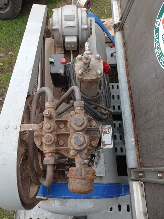 Sprężarka zabytek antyk dekoracja