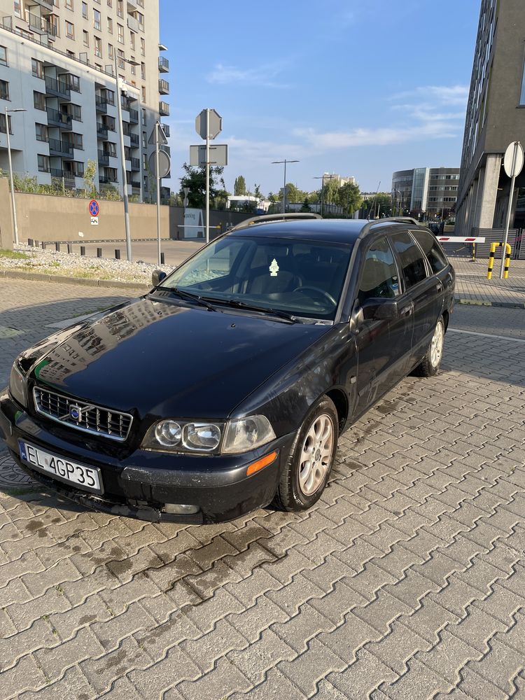 Volvo v40 2002 rok 1,9 tdi.