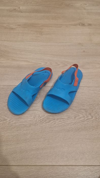 Klapki na basen Decathlon 31/32