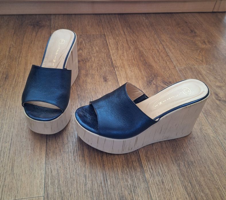 Шлепанці/ сабо натуральна шкіра зовні та всередині, устілка також.