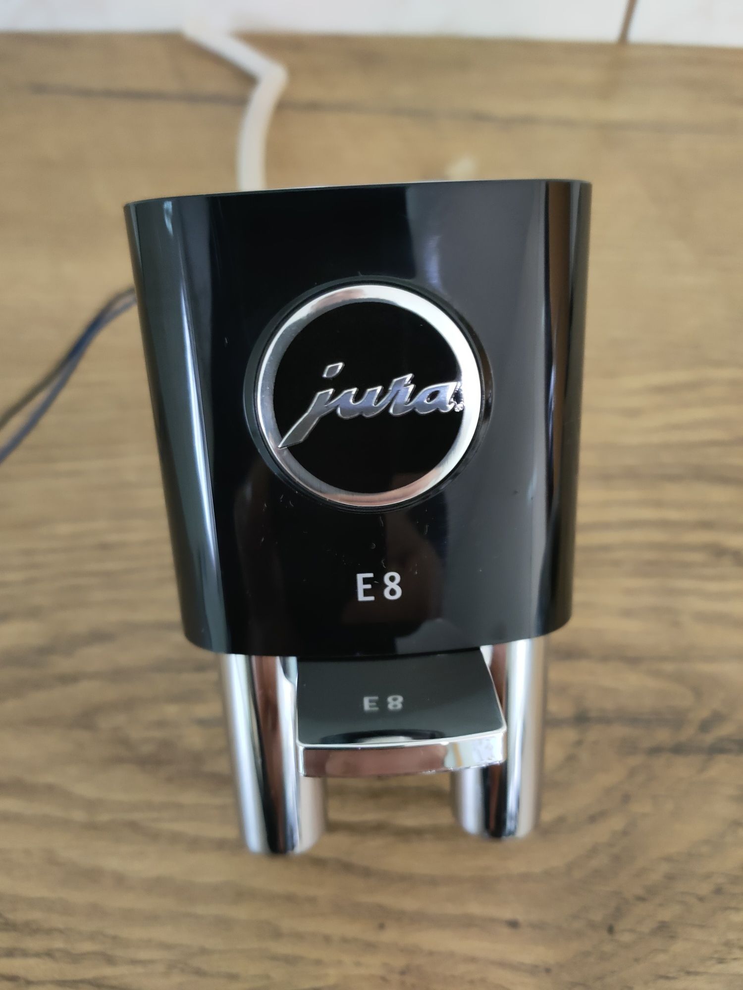 Wylewka kawy Jura E8 EB
