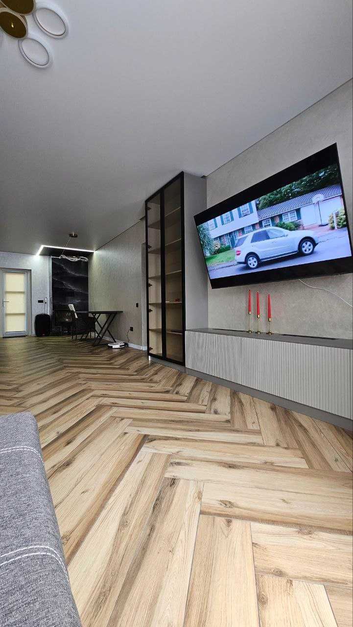 Продам НОВИЙ БУДИНОК з авторським ремонтом