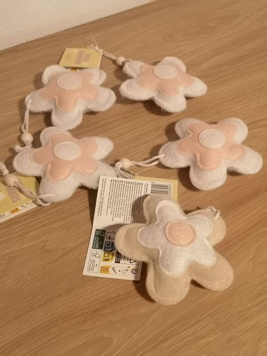 Zawieszki filcowe kwiatki 5 sztuk