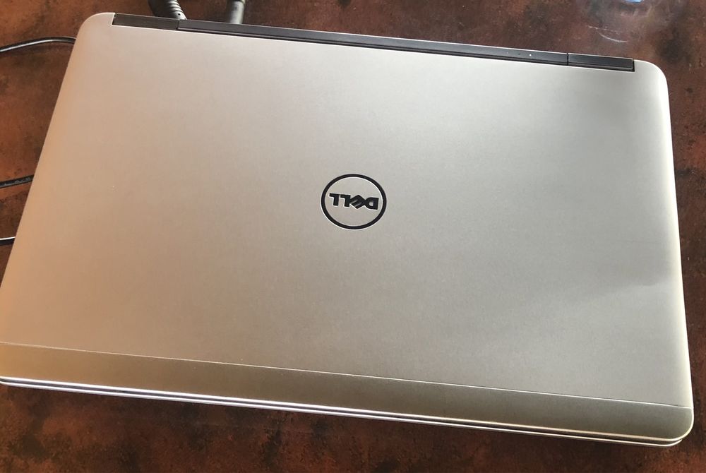 Dell Latitude E7240 laptop, brak ładowarki