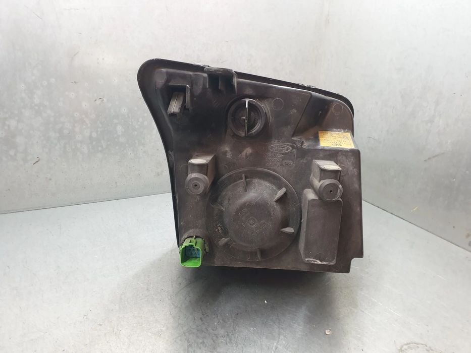 Ótica / farol esquerda FORD Tourneo Connect