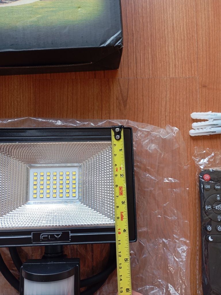 Projetor de led com sensor de presença