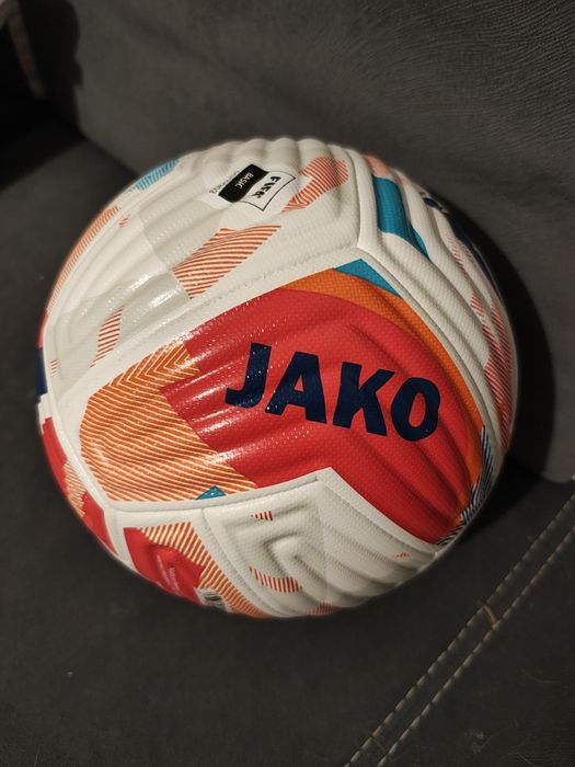 Nowa piłka Jako FIFA Basic Flow.