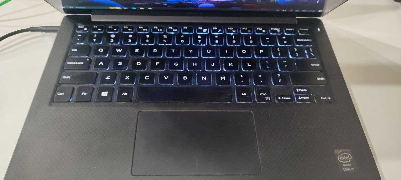 Сенсорный современный тонкий ноутбук Dell XPS P54G