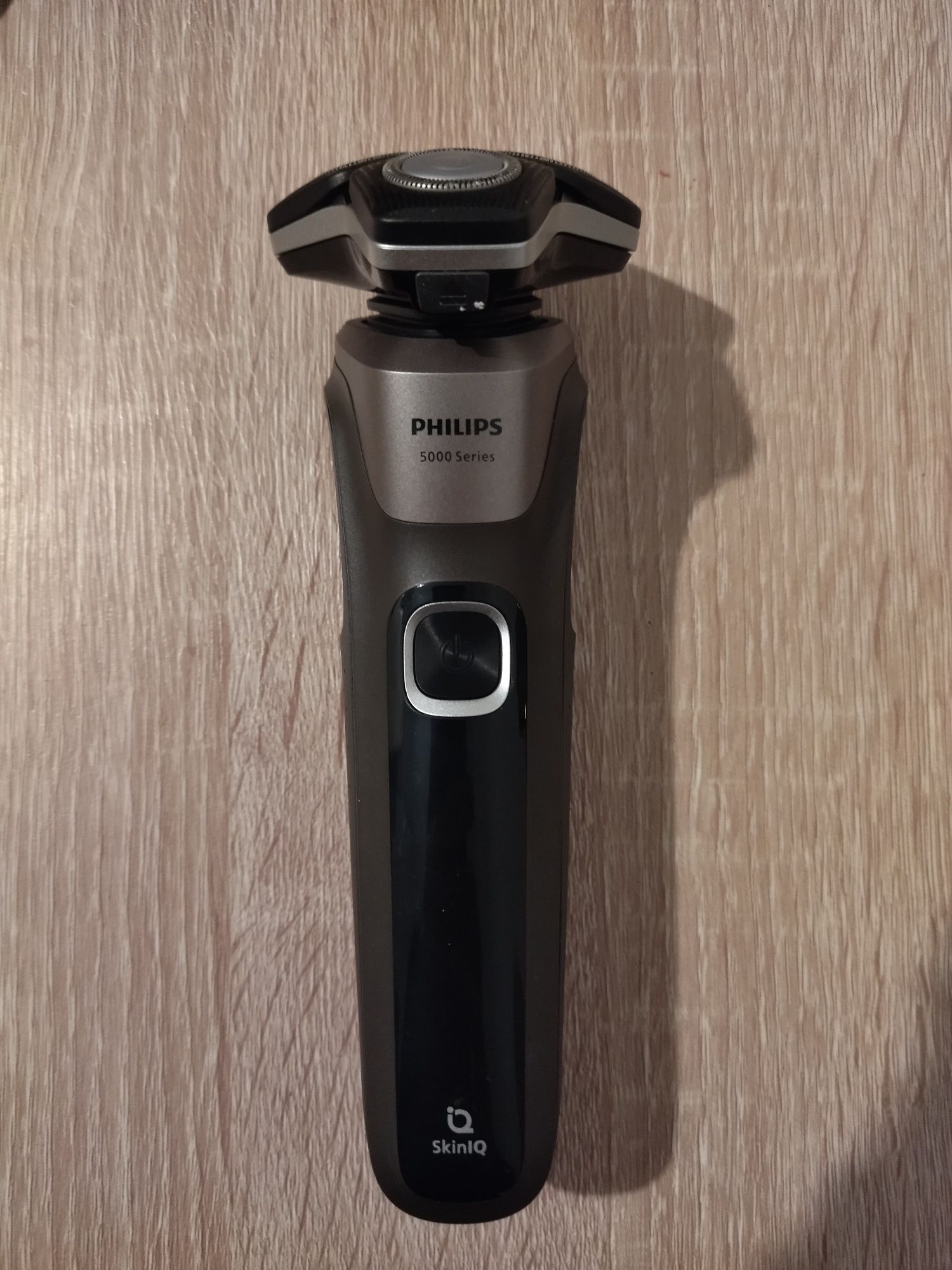 Golarka elektryczna męska + etui Philips seria 5000 S5886/38