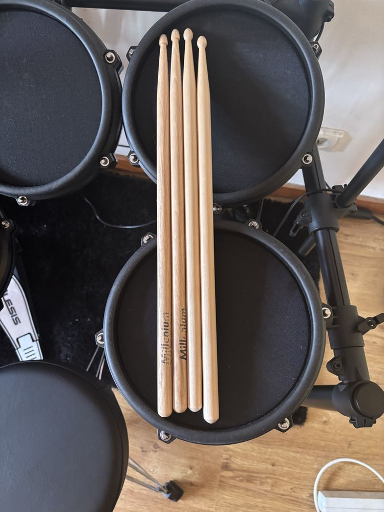Alesis Nitro Mesh Kit Bundle