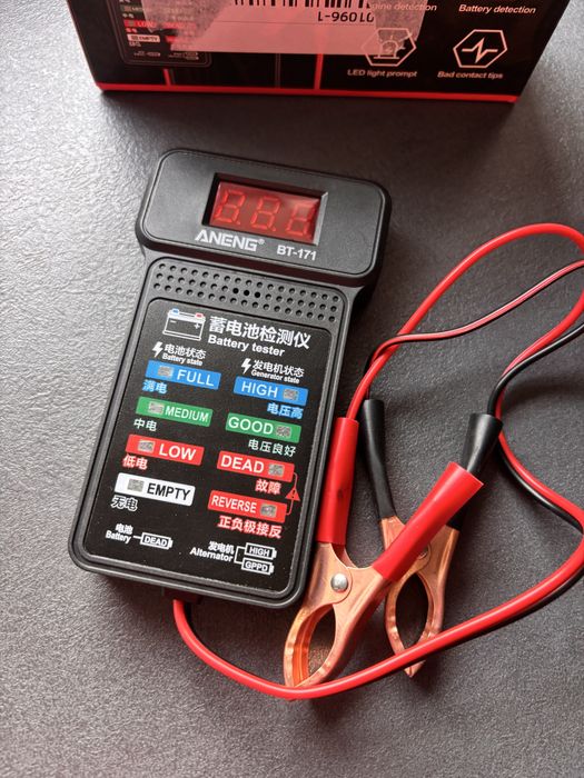 Miernik napiecia akumulatora