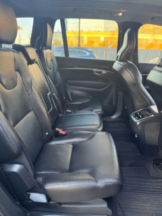 Volvo XC90 T6 Momentum      2019