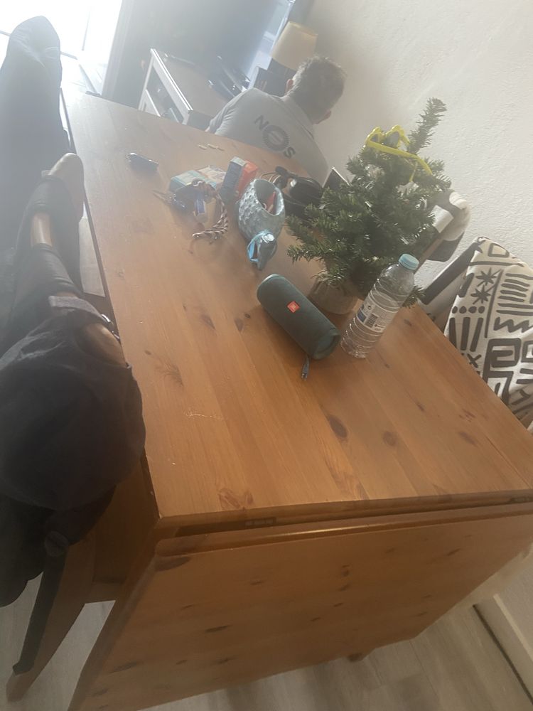 Mesa e 4 cadeiras  - IKEA - extensível