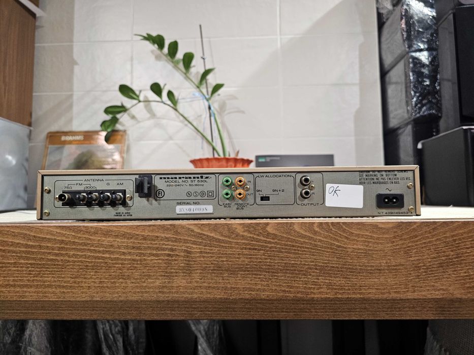 Тюнер Marantz ST530 AM/FM Stereo Tuner (1983-84)