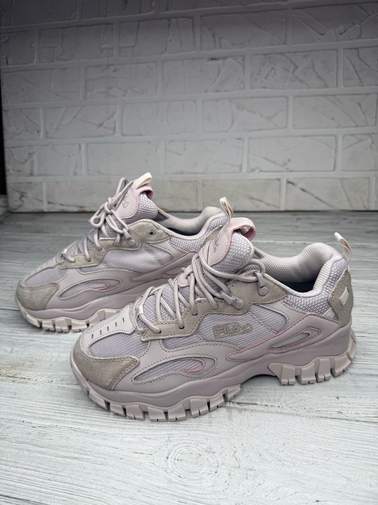 Срочно продам крутые кроссовки fila 38-39р