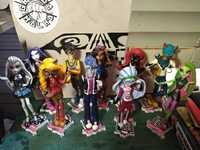 Bonecos das Monster High