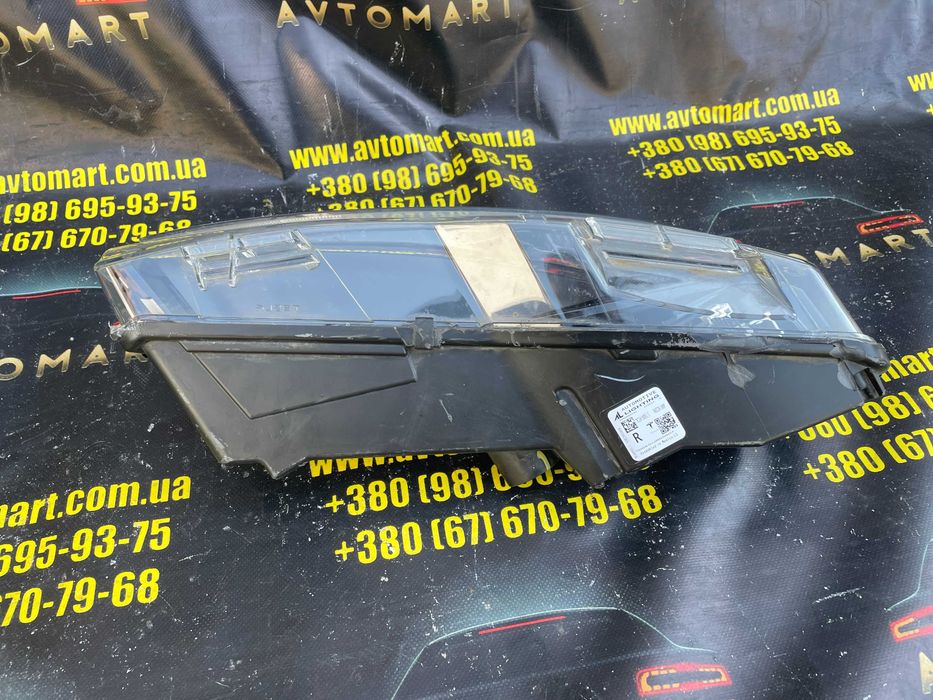 Фара протитуманна права Tesla S Plaid протитуманка Tesla 1649248-00-C