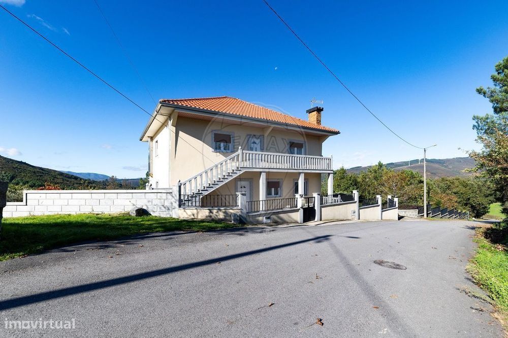 Moradia T4 à Venda em Montalegre, Ormeche