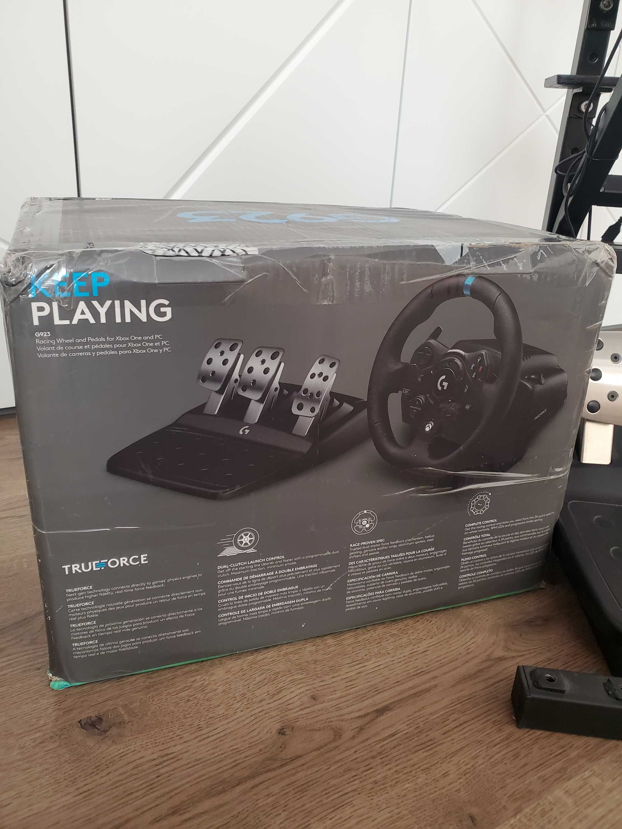 Кермо з підставкою Logitech G923 для Xbox/PC (windows)