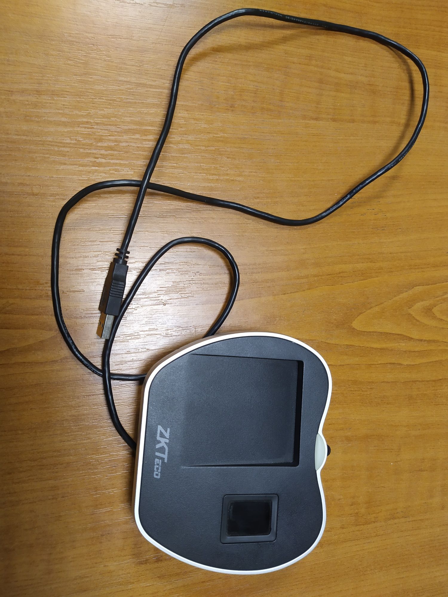 Біометричний зчитувач ZKTeco ZK85 відбитку пальців і карт