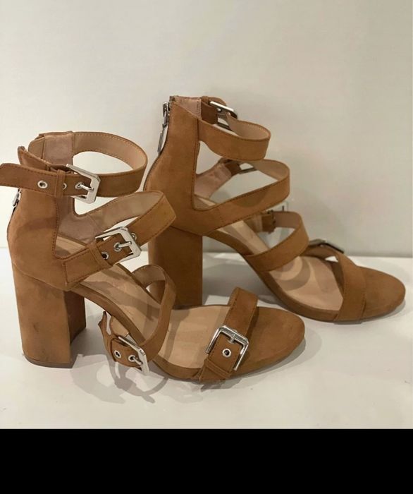 Sandálias 39 - Bershka - camel