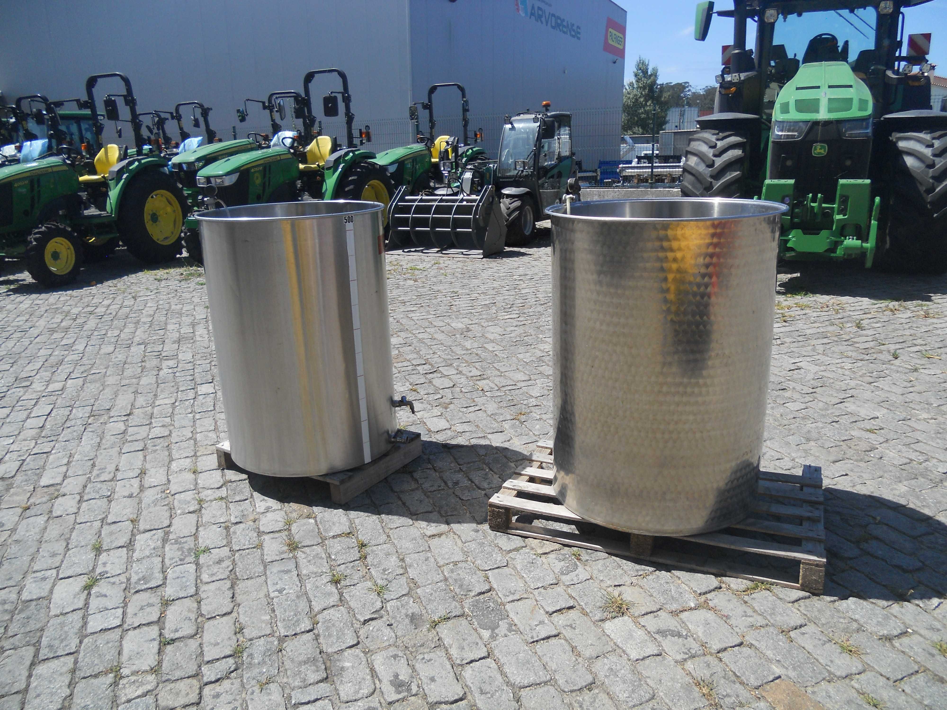 Cubas 500ltr com tampo pneumático