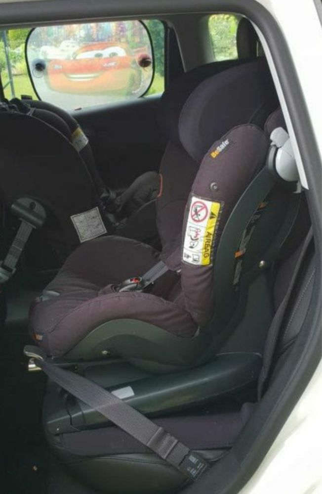 Fotelik samochodowy BeSafe iZi Combi X4 ISOFIX przód/tył, 0-18 / 9-18