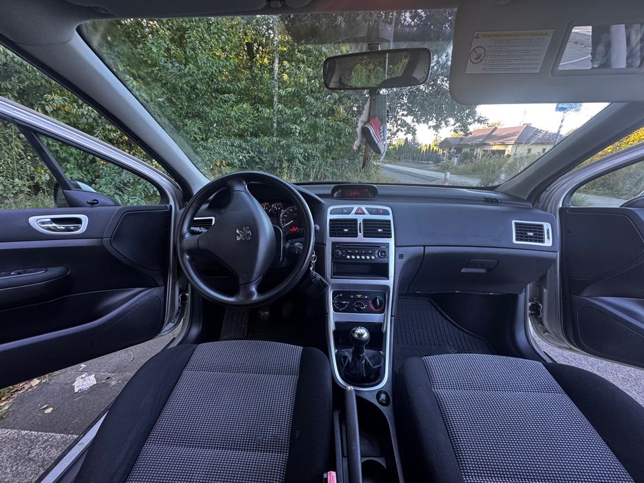 Peugeot 307 srebrny