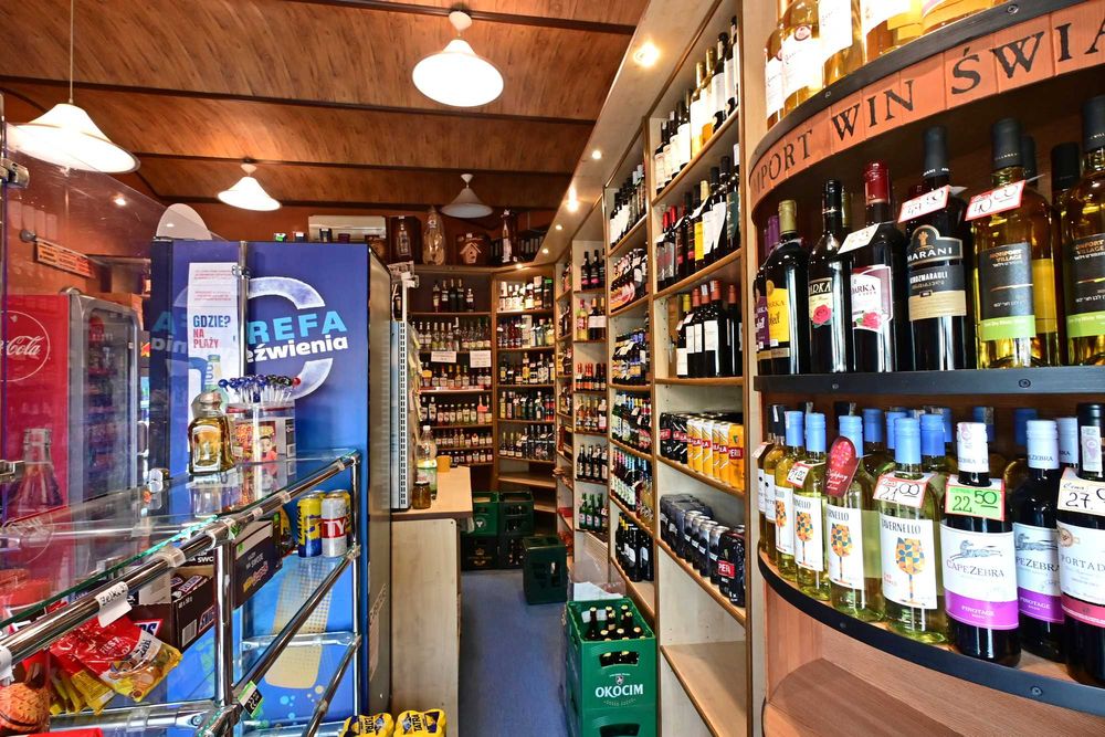 Sprzedam 42 m2 lokal handlowy przy Placu Barlickiego, Zielony Rynek