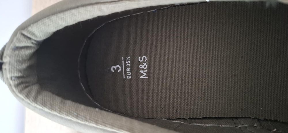 Nowe trampki Marks & Spencer r.35 1/2 NOWE.
Wkładka mierzona 22,5 23 c