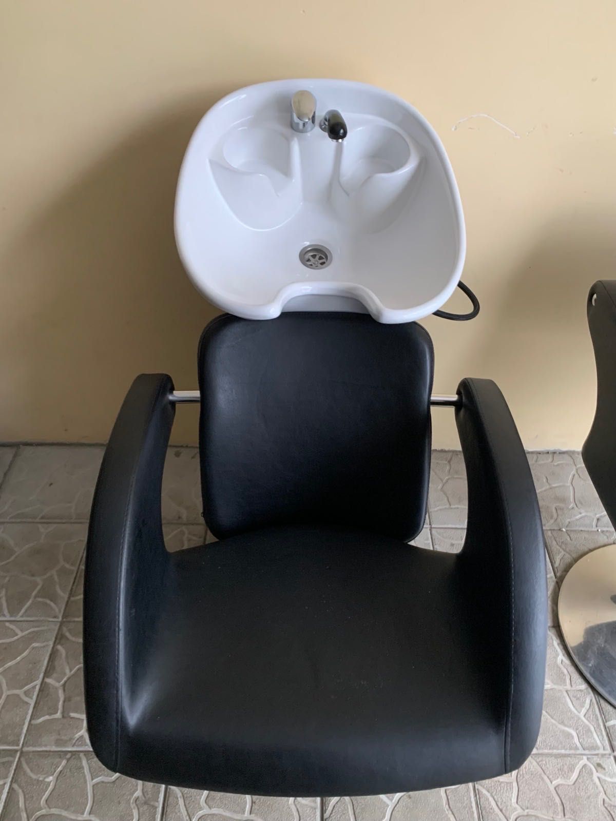 Продам мийку перукарську з кріслом для клієнта 16 000 грн