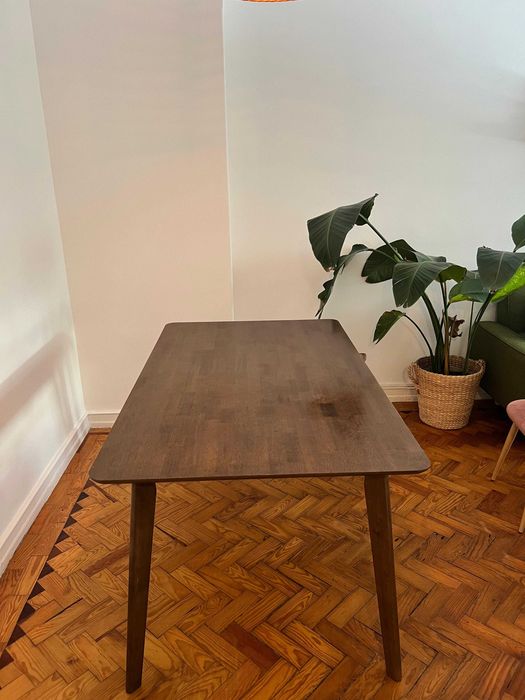 Mesa 150x90cm e 4 cadeiras Sklum