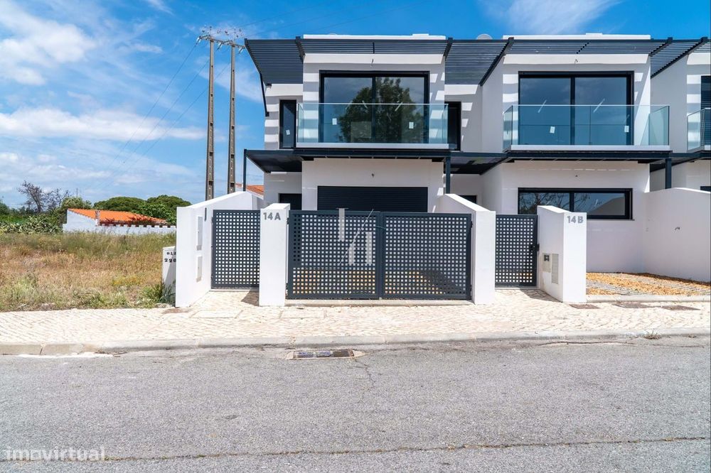 Moradia geminada T3 para venda em Brancanes, Olhão