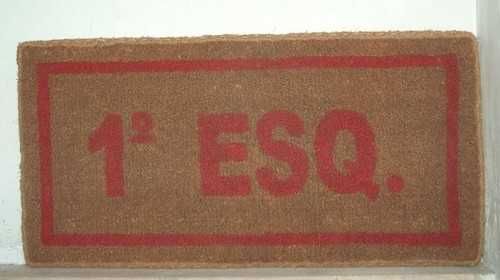 Tapetes, capas de estofos e coberturas para automóvel