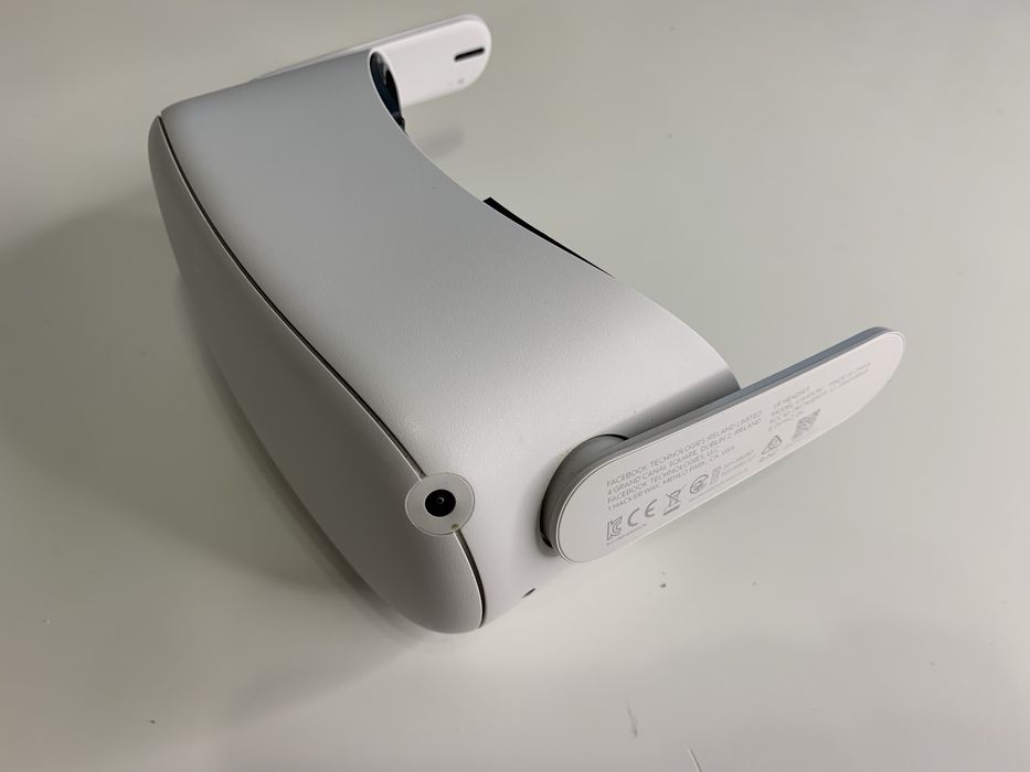 Oculus Quest 2 — 128 ГБ, у відмінному стані