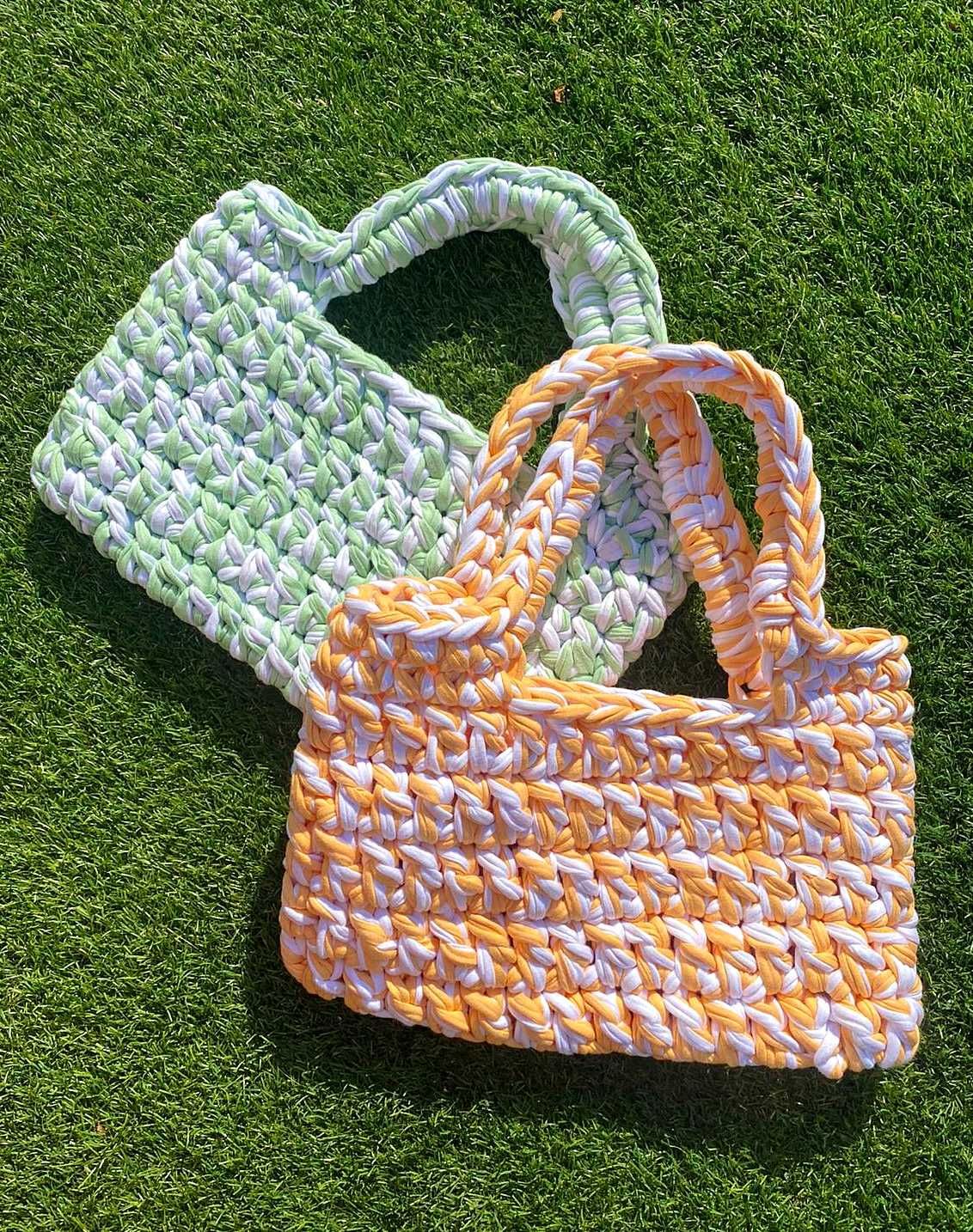 Bolsas em crochet feitas à mão