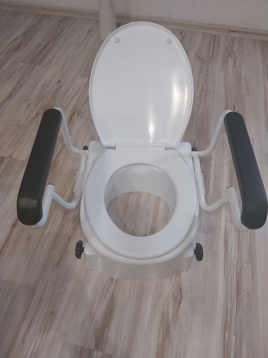 Nasadka toaletowa podwyższająca