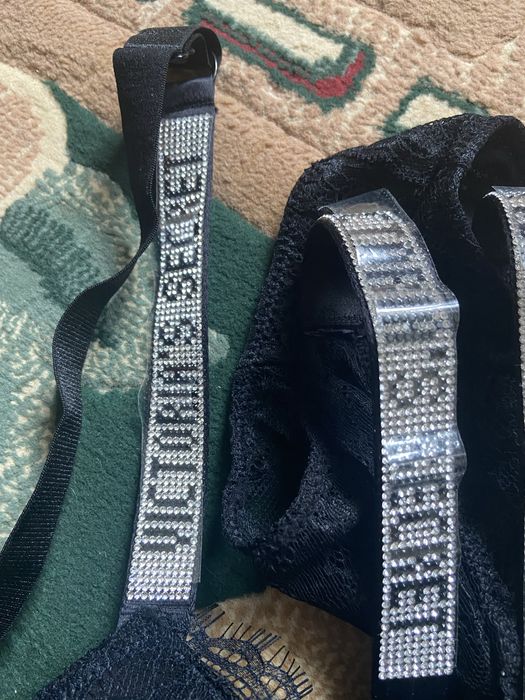 комплект Victoria's Secret : бюстгалтер і трусики зі стразами 80В