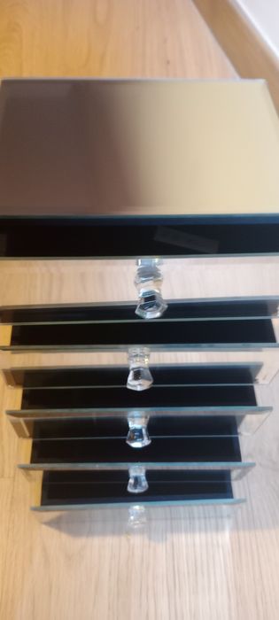 Guarda Jóias em Vidro Novo