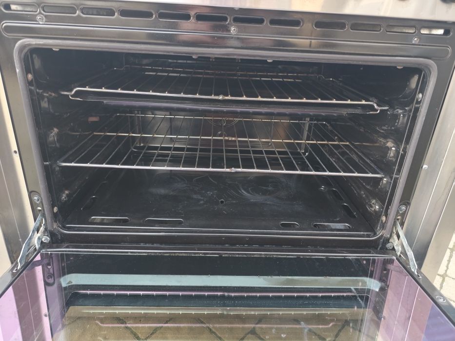 Професійна газова плита на 5 камфорок smeg з газовою духовкою