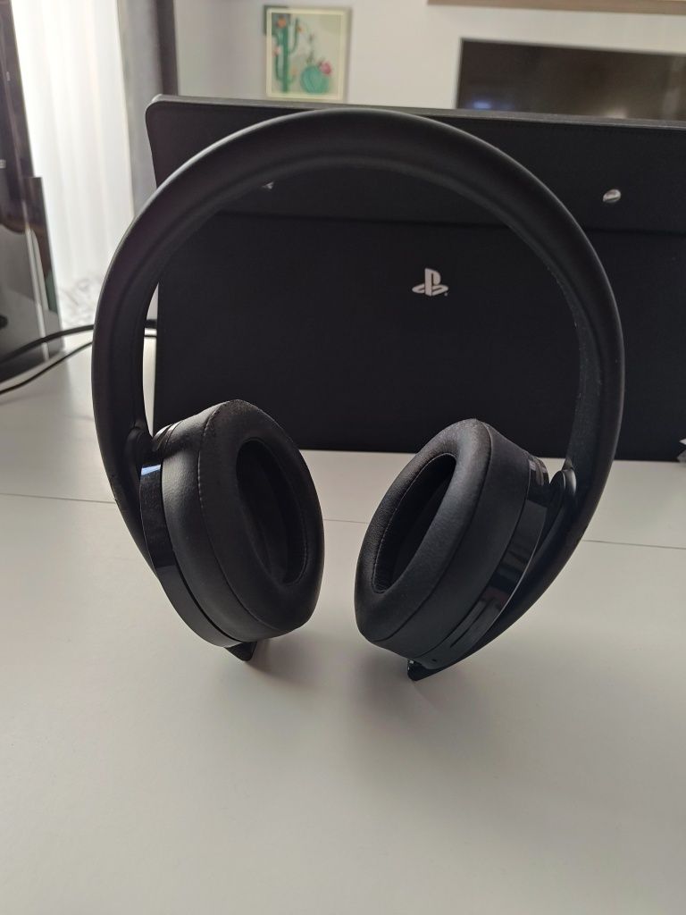 Sony PlayStation 4 gold wireless headset *1