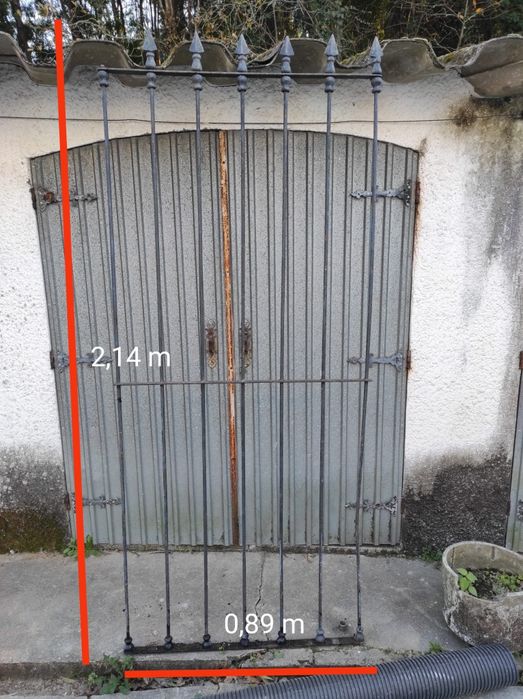 Várias Grades de Ferro