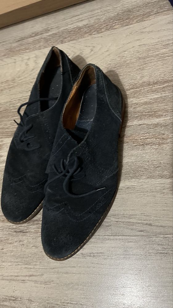 Granatowe buty męskie zamszowe 43