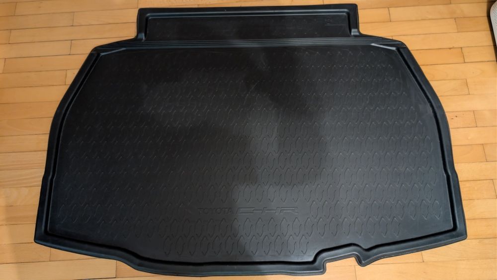 Mata do bagażnika Toyota CHR 2024 r Nowa