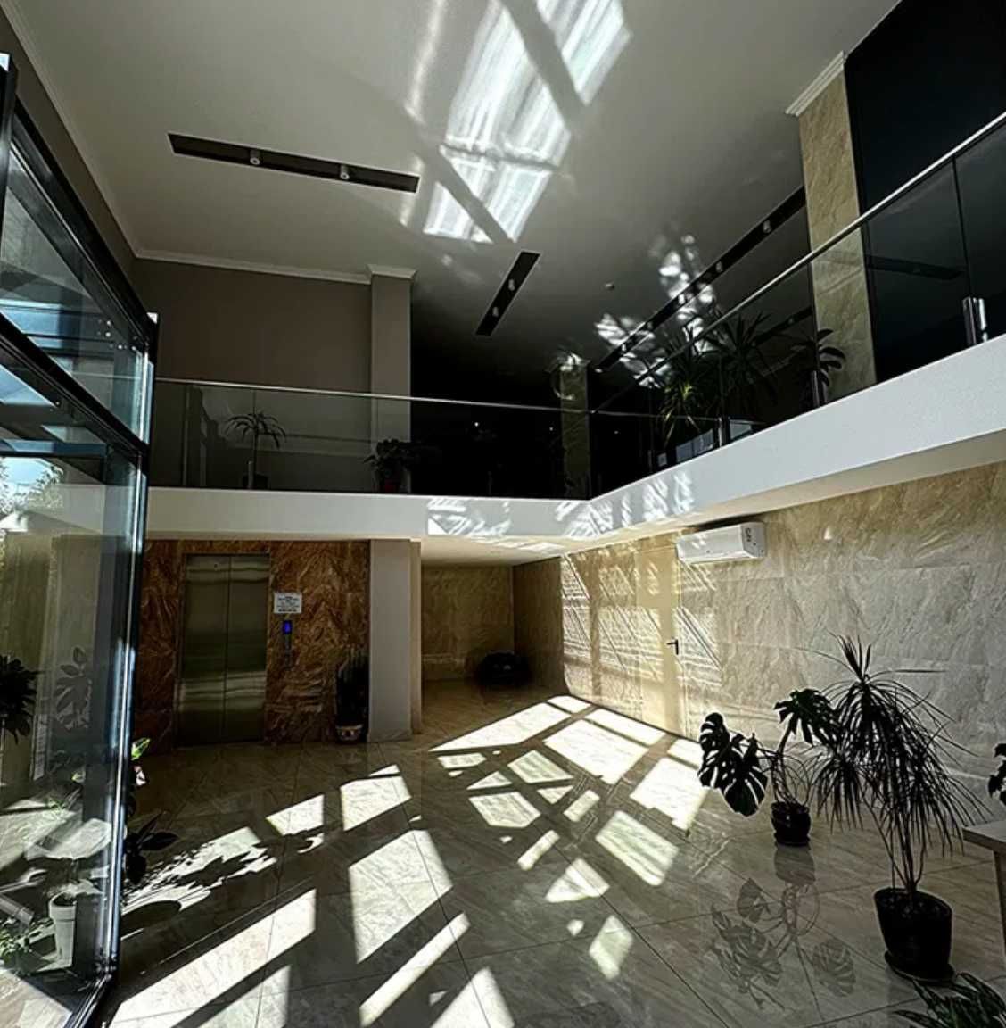 Продам 3х кімнатну квартиру ЖК Comfort City з власним басейном Центр