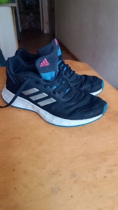 Trampki Adidas w idealnym stanie rozmiar 37,5