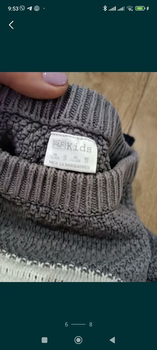 Свитер  с паетками ,новогодний ,праздничный на девочку 8-12 лет